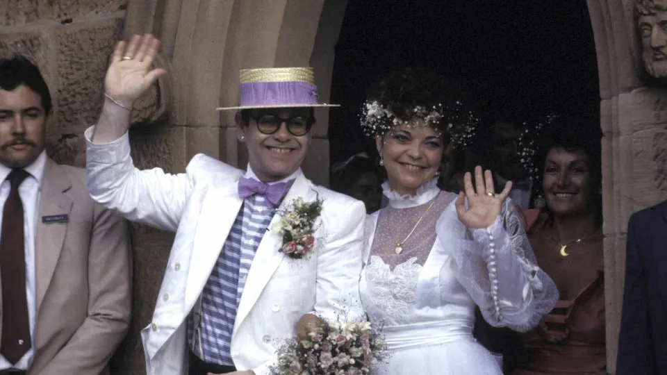 O valor da indemnização que Elton John vai pagar à ex-mulher