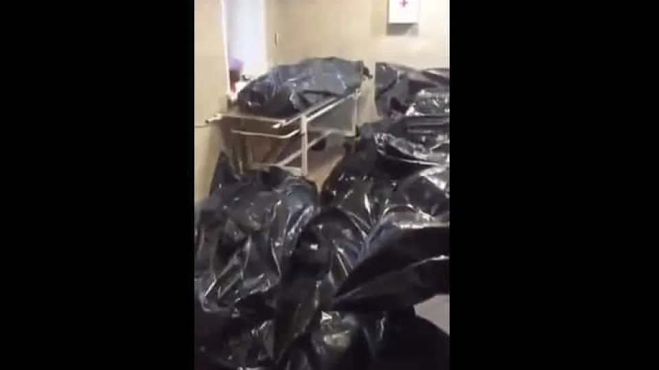 Vídeo mostra morgue empilhada de vítimas da Covid-19 na Rússia