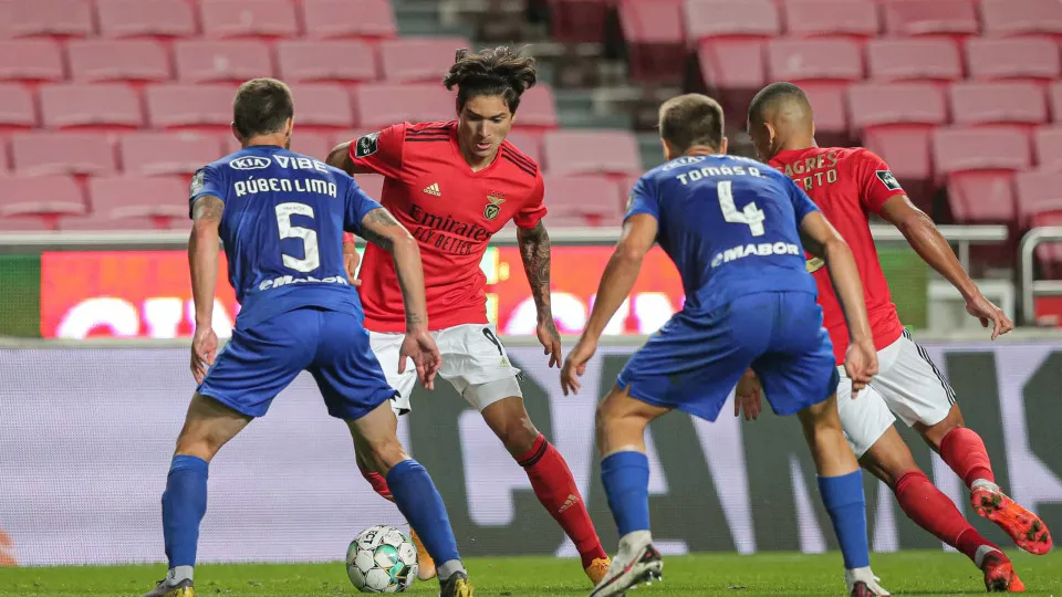 Águia sorri no dérbi e Benfica faz história... 38 anos depois