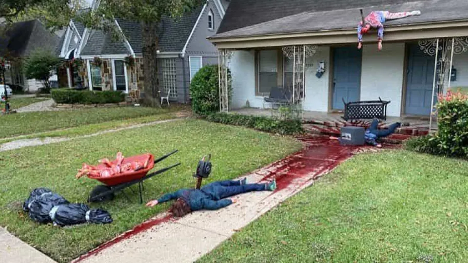 Decoração de Halloween é tão real, que polícia já foi chamada ao local