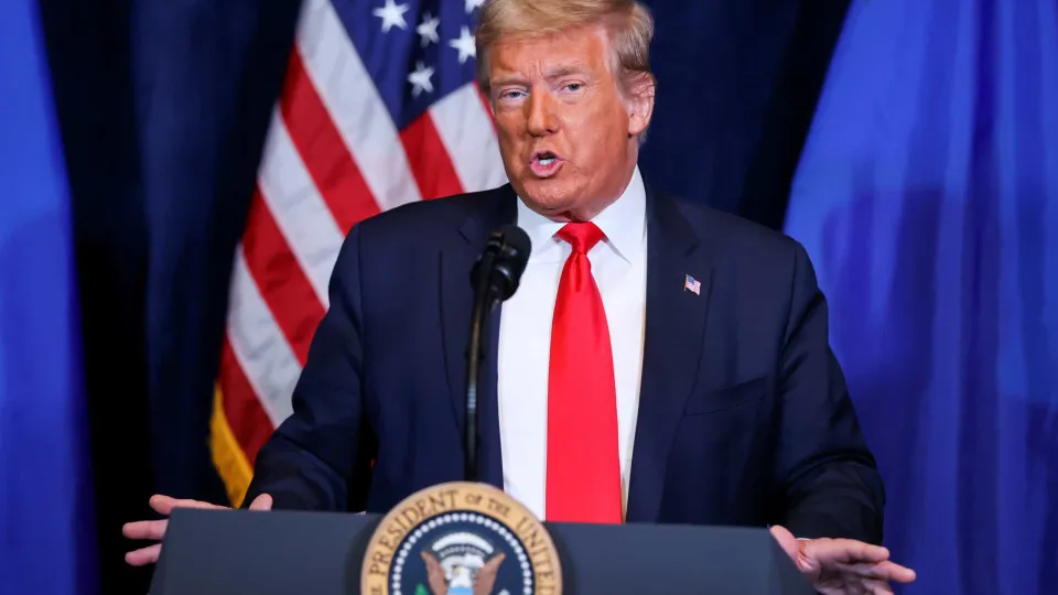 Trump solidário com França condena ação "intolerável"