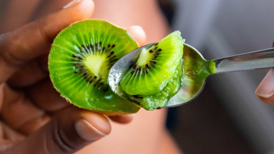 Kiwis. Uma fruta poderosa para integrar no pequeno-almoço