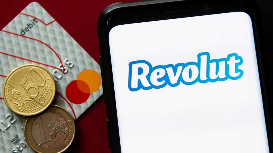 Revolut planeia aumentar a equipa em 40% em 2024