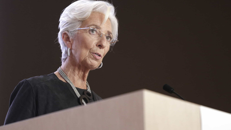 Recuperação económica pode ser "turbulenta", avisa Lagarde