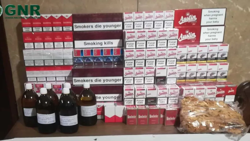 GNR apreendeu mais de 11.600 cigarros e 140 litros de álcool