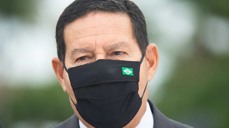 Mourão chama orçamento secreto de 'manobra em benefício daqueles que apoiam o governo'