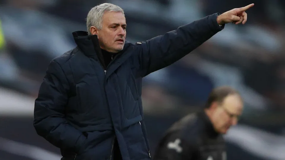 Spurs enfrentam Brentford e Mourinho faz declaração 'polémica'