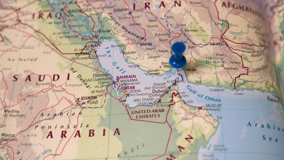 Conselho de Defesa do Irão ameaça minar rotas de acesso ao golfo Pérsico