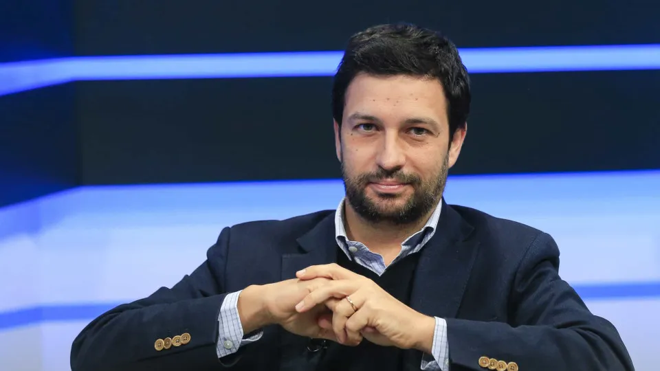 João Ferreira associa Lei das Rendas a despejos de associações culturais