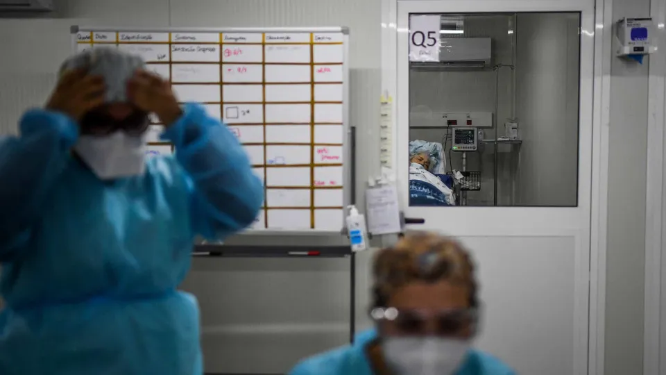 AO MINUTO: Confinamento? Um mês. Escolas não são "foco de infeção"