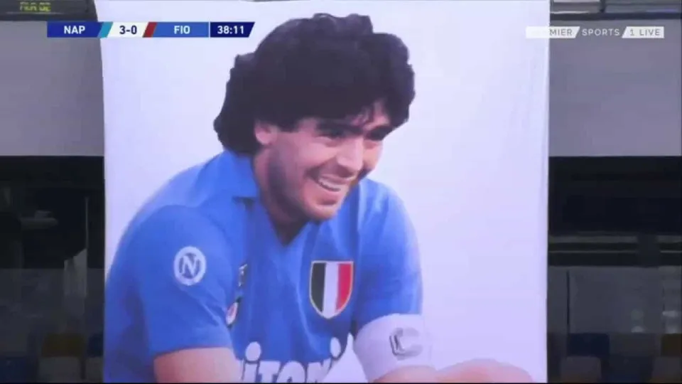 Insigne protagoniza jogada de génio e abre caminho para golo de Lozano