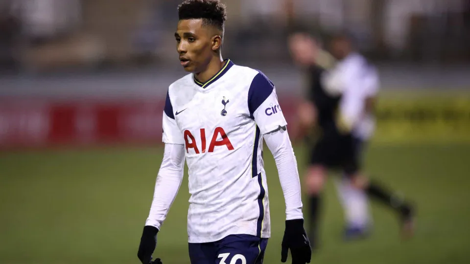 Ingleses insistem que Tottenham quer devolver Gedson ao Benfica