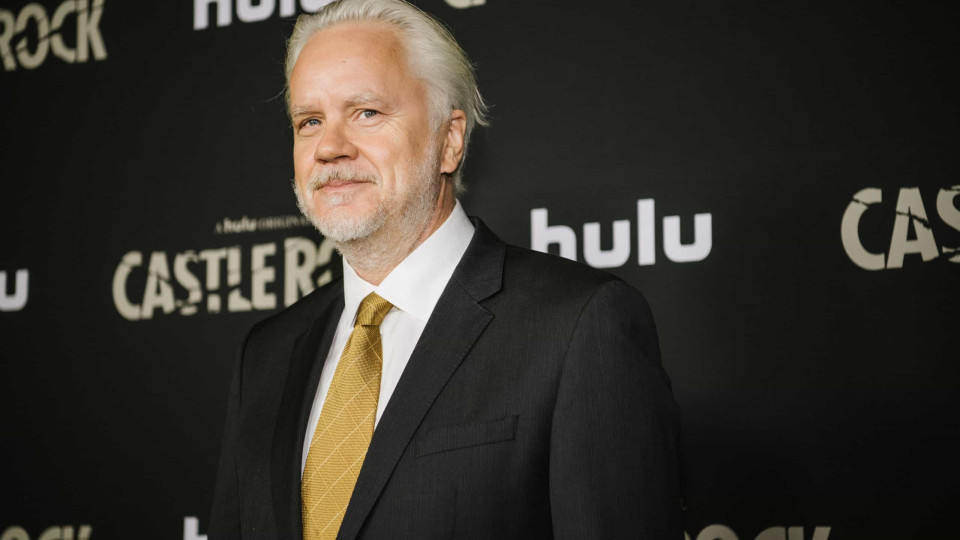 Tim Robbins pede divórcio a Gratiela Brancusi após casamento secreto