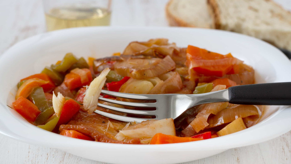 Receita. Aprenda a fazer uma caldeirada de bacalhau com poucas calorias