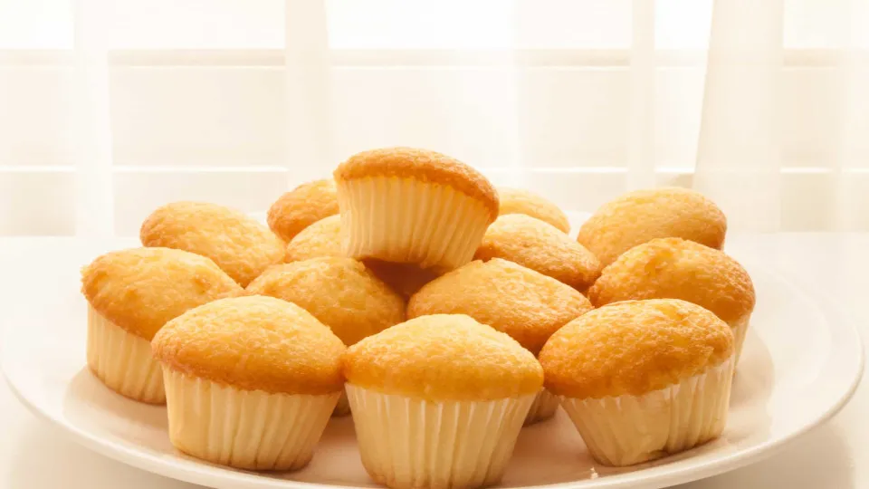 Queques de leite e cenoura. Ideais para o lanche da manhã ou da tarde