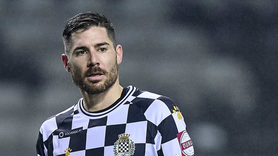 Oficial: Javi García despede-se de forma emocionada dos relvados