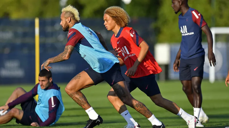 "Não vai ser o Iniesta nem o Xavi, mas ele tem qualidade"