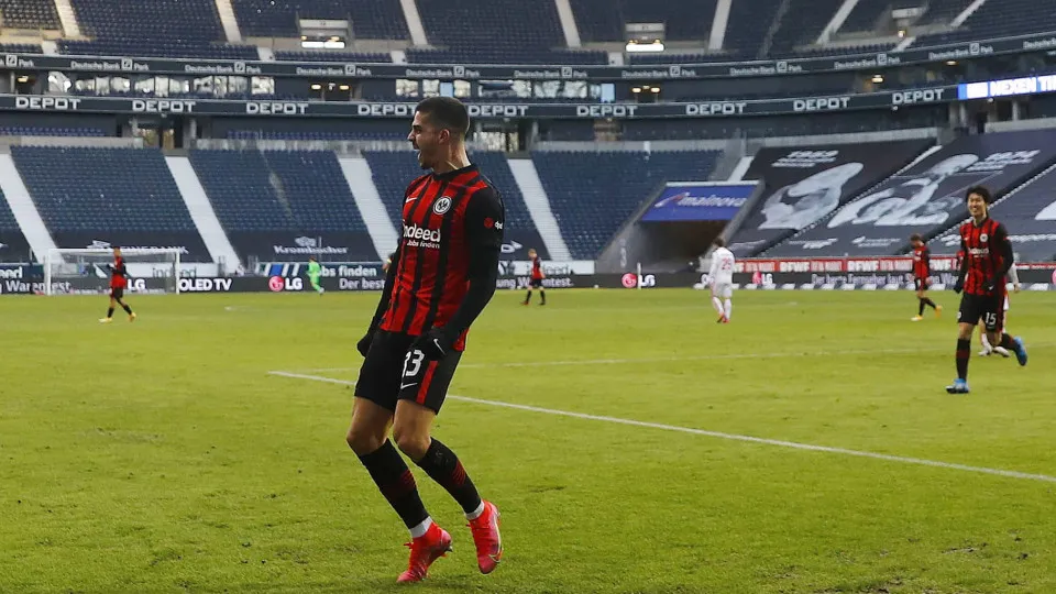"André Silva parece que é de gelo quando está em frente à baliza"