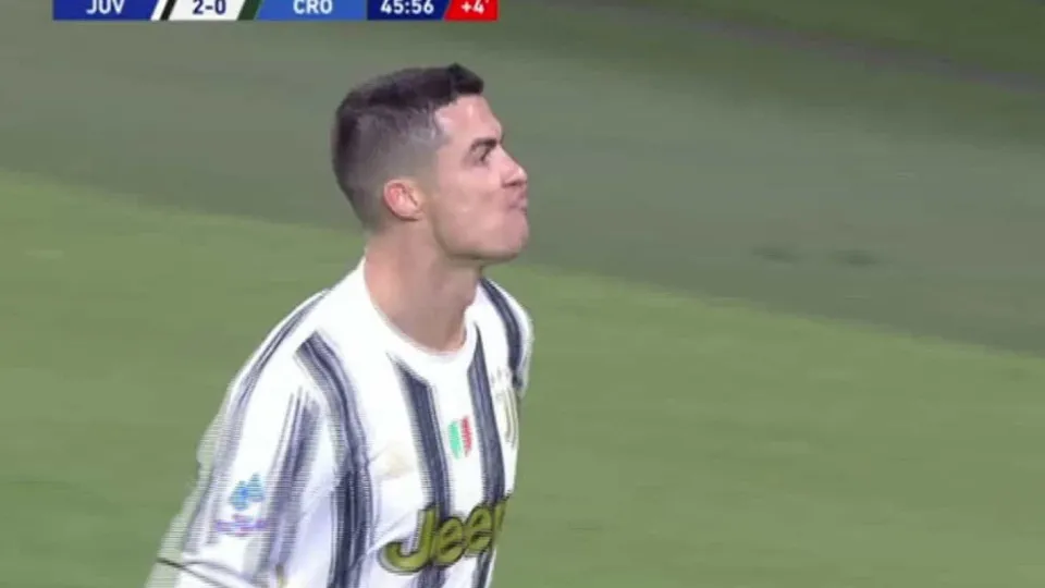 CR7 subiu ao 2.º andar e bisou pela Juventus