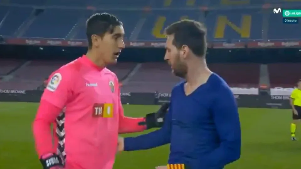 Guardião do Elche pediu camisola a Messi e gesto do craque surpreendeu-o