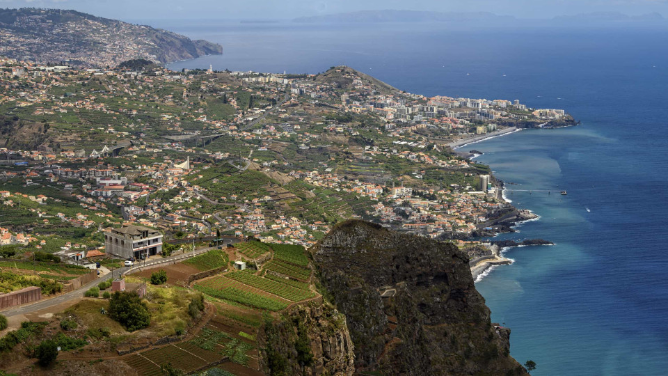 Aviso de agitação marítima da Capitania do Funchal em vigor até domingo
