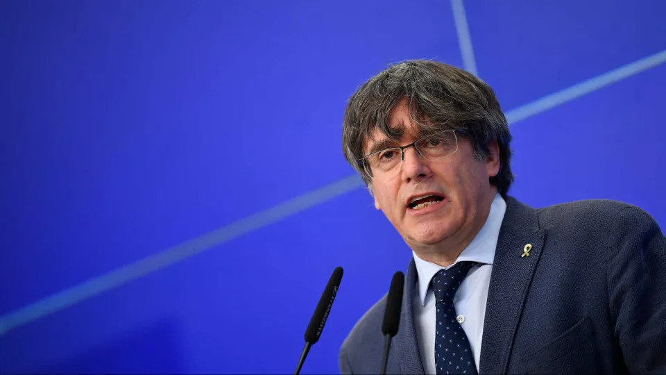 Ex-presidente da Catalunha Carles Puigdemont detido em Itália