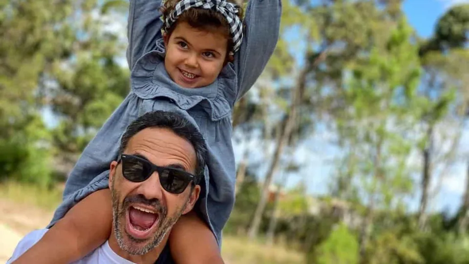 O momento em que Pedro Abrunhosa canta para filha de Pedro Ribeiro