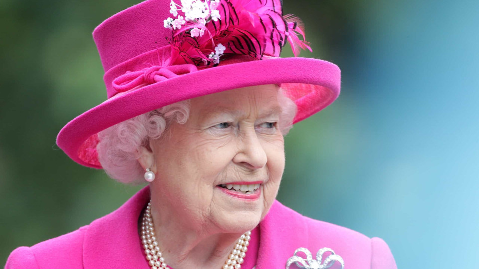 Um reinado ímpar. Factos marcantes da vida de Isabel II