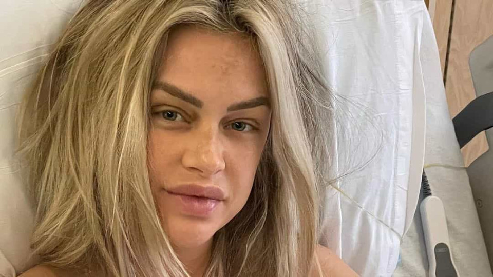 Modelo Lala Kent foi mãe de uma menina