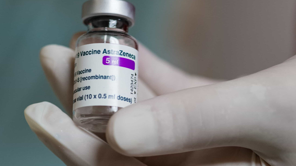 Covid-19. Reino Unido mantém confiança na vacina AstraZeneca