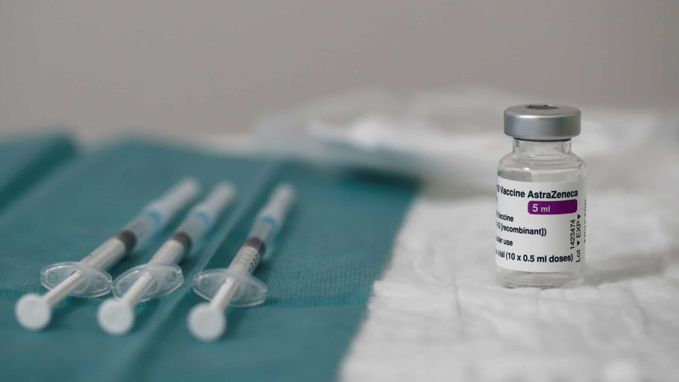 Sete mortos no Reino Unido após vacinação com AstraZeneca