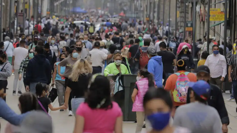 Mais de 71 mil infetados num dia no Brasil