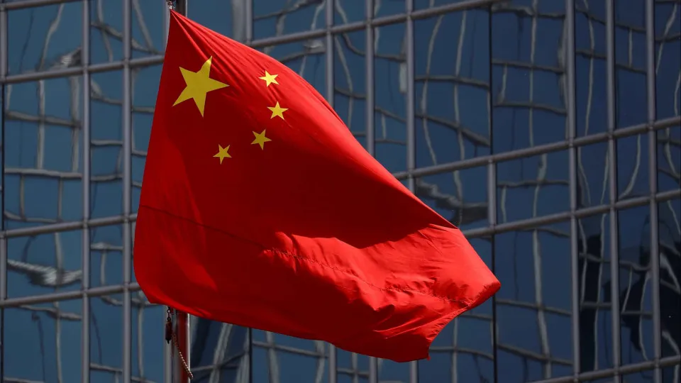 China impõe sanções a seis empresas norte-americanas ligadas ao setor militar