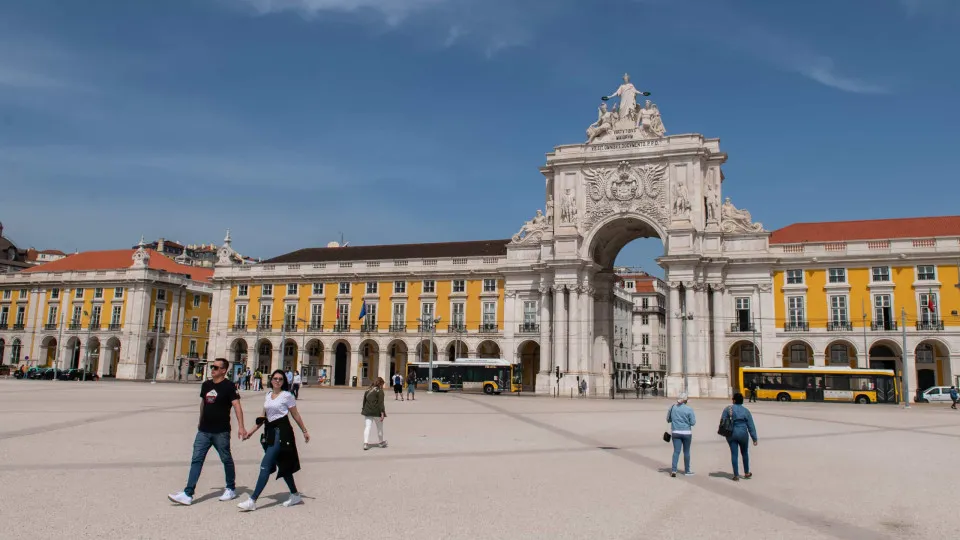 "Fora do alcance da maioria". Casas em Lisboa dão que falar 'lá fora'