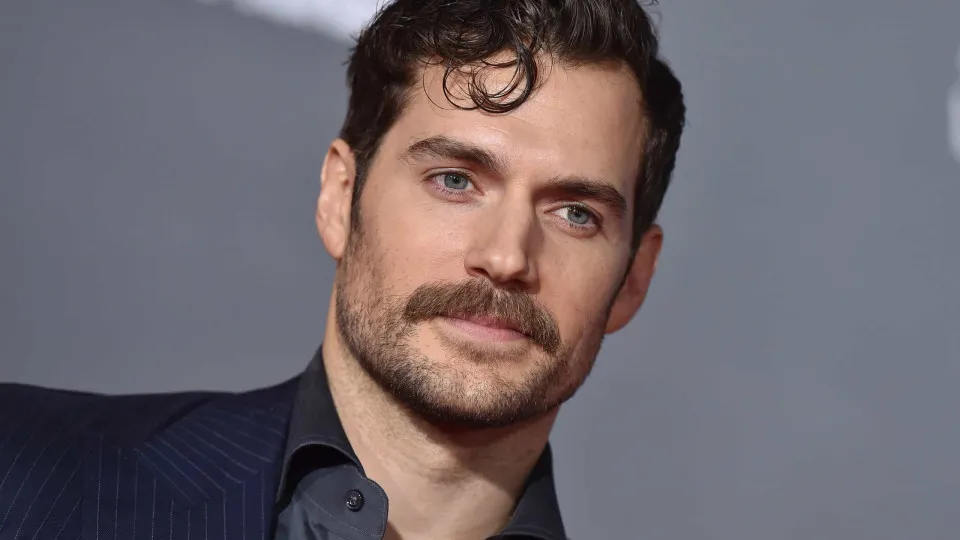 Henry Cavill. Quem é o novo amor do galã de Hollywood?