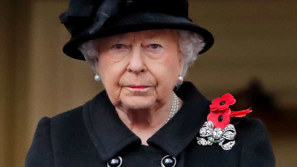 Rainha Isabel II ficará sentada sozinha no funeral do príncipe Filipe
