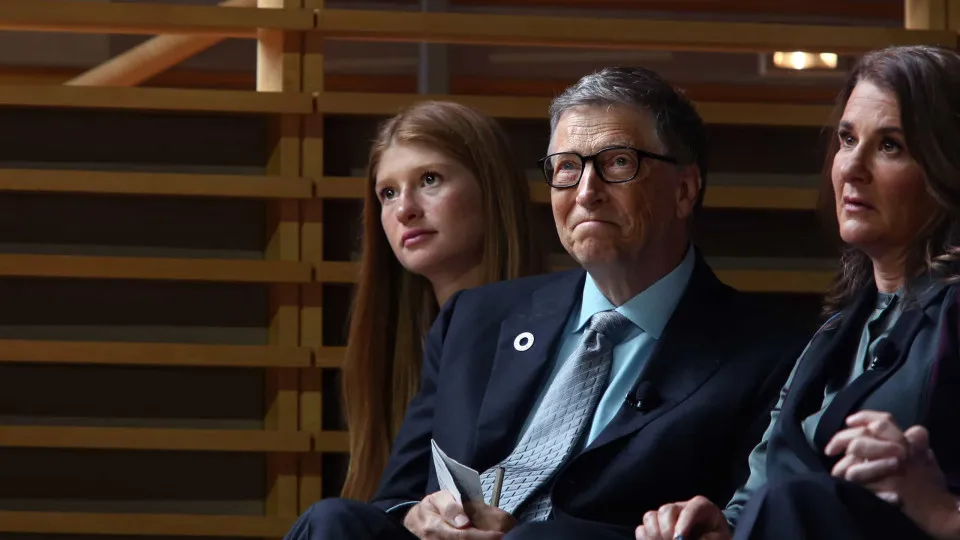 Filha de Bill e Melinda Gates quebra o silêncio sobre divórcio dos pais