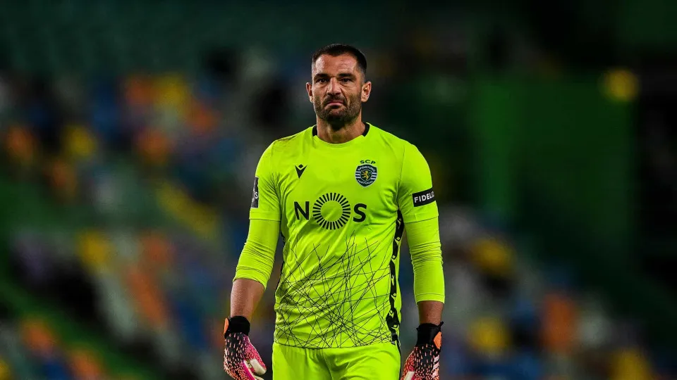 Adán em destaque em Espanha: "O escudo do Sporting campeão"