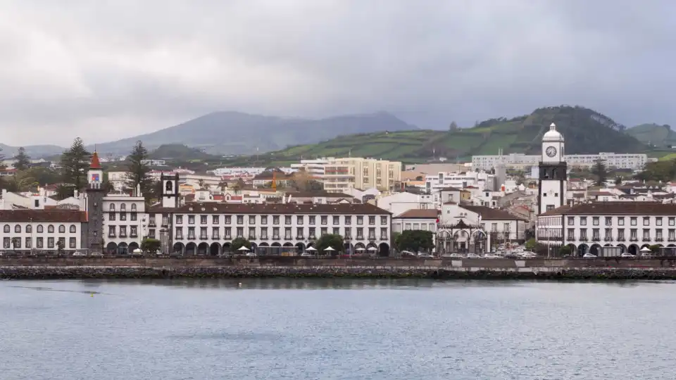 Videovigilância no centro histórico de Ponta Delgada aguarda parecer