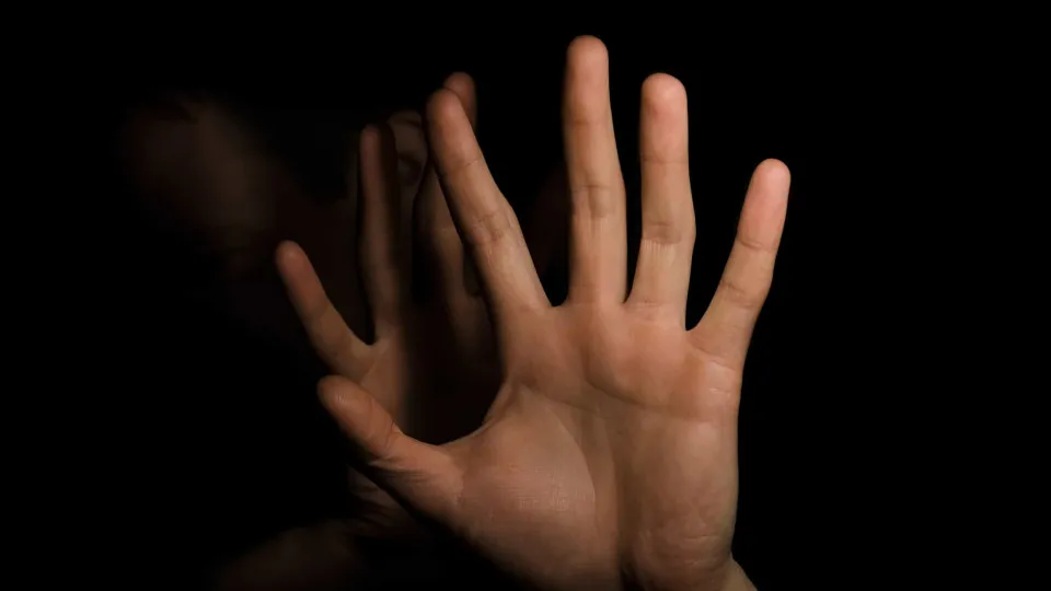 violência doméstica, agressão, violação, abuso sexual