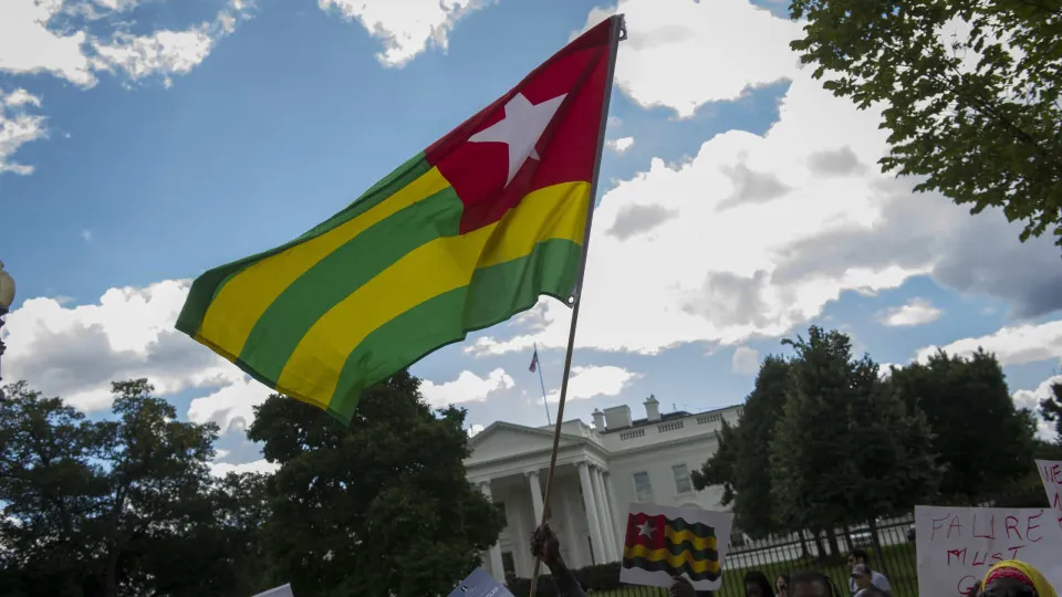 Parlamento do Togo adota nova Constituição