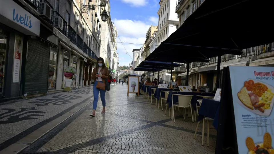 Variante associada à Índia representa quase 5% dos casos em Portugal