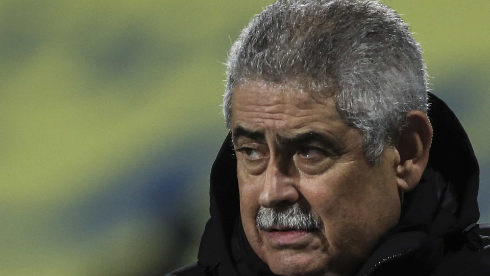 "Benfica tornou-se na fortaleza de Vieira e quem o ameaça é perseguido"