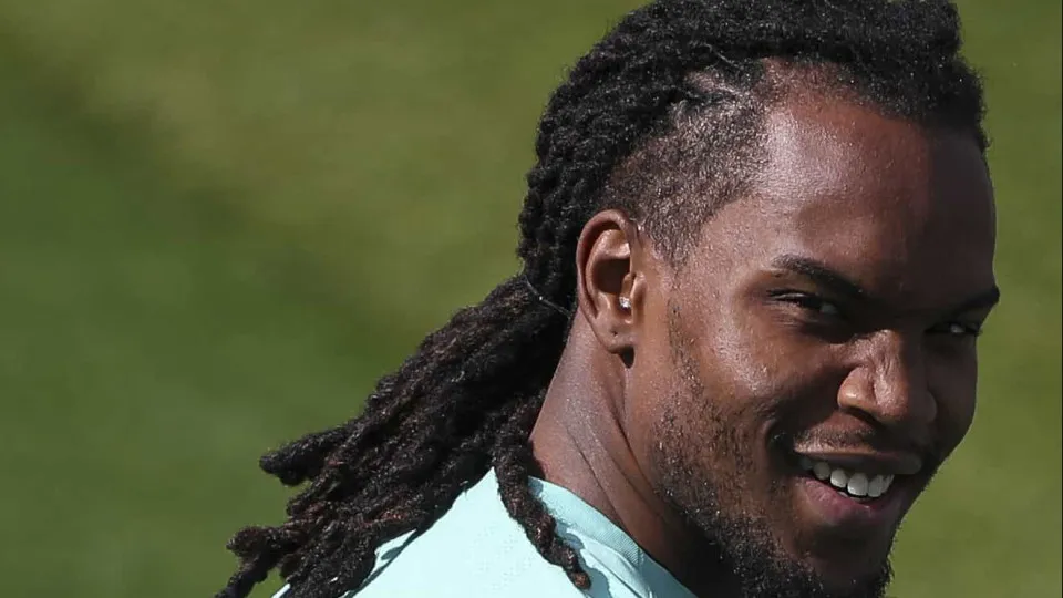 Renato Sanches planeja retorno em janeiro após rescisão com o PSG