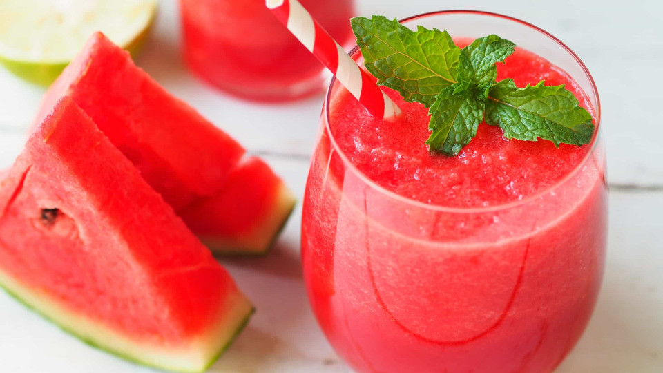 Três benefícios da melancia, a fruta do verão