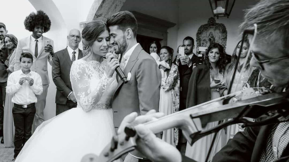 Em imagens: Recorde o casamento de sonho de Pizzi e Maria de Barros