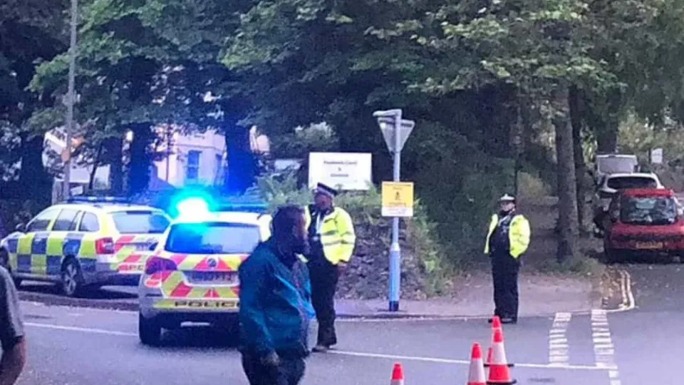 Reino Unido. Evacuado hotel perto da Cimeira do G7 por pacote suspeito