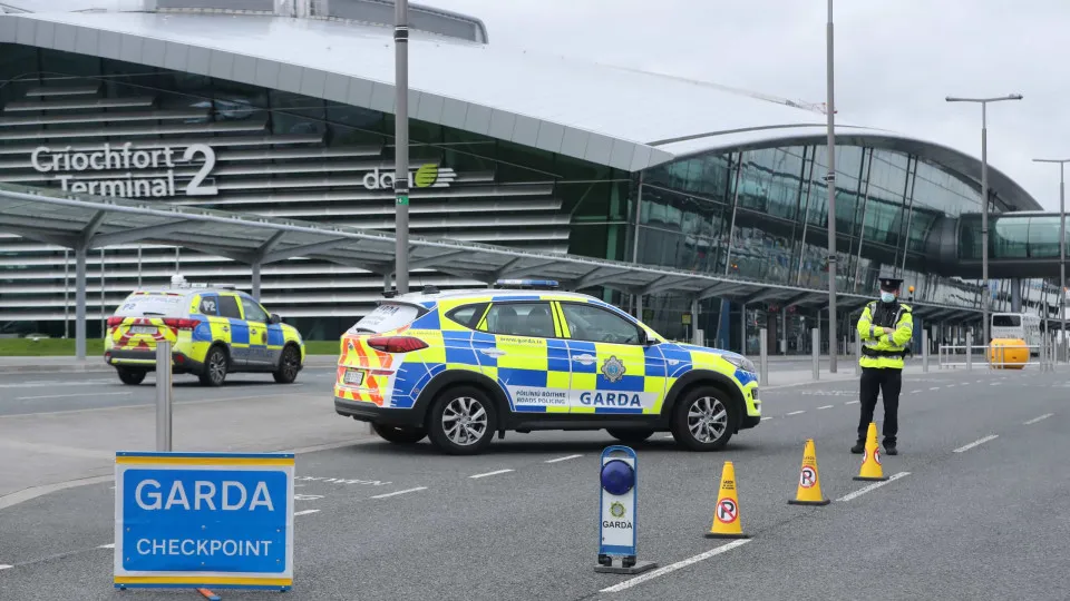 Detido no Aeroporto de Dublin por traficar droga e comprar moeda falsa