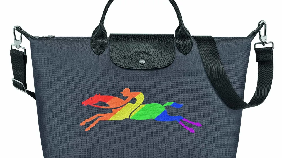 Orgulho a galope! Longchamp celebra mês do Pride com edição limitada