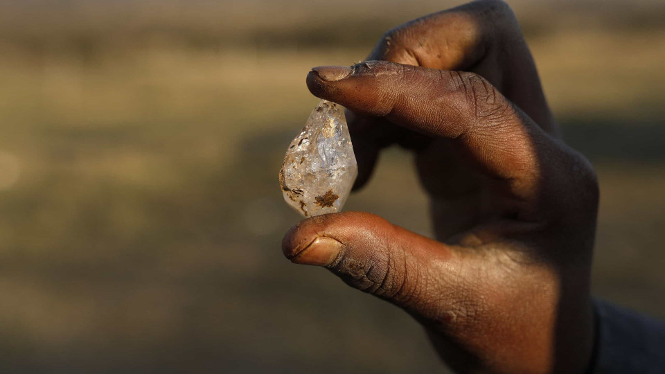 Pedras sul-africanas que provocaram "febre dos diamantes" são cristais